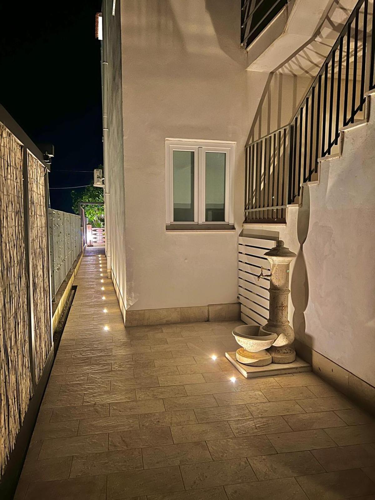 Villa Latino Вьесте Экстерьер фото